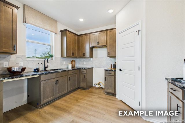 1018 West 1604 North Unit 302, San Antonio, TX 78251