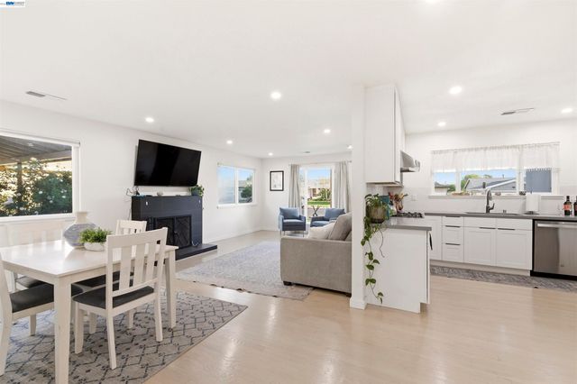 2746 Kelly St, Livermore, CA 94551