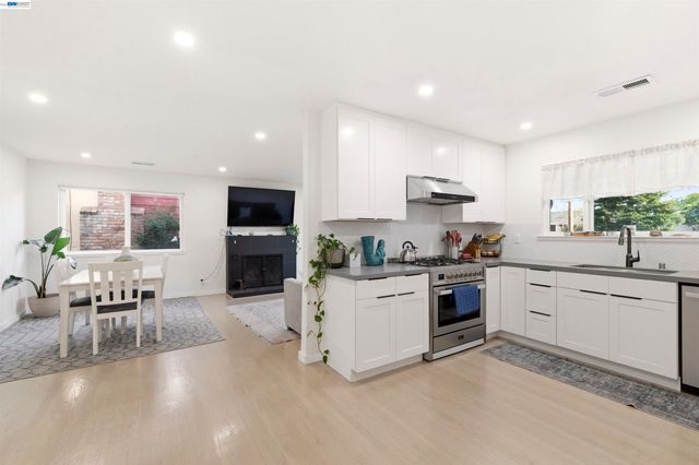 2746 Kelly St, Livermore, CA 94551