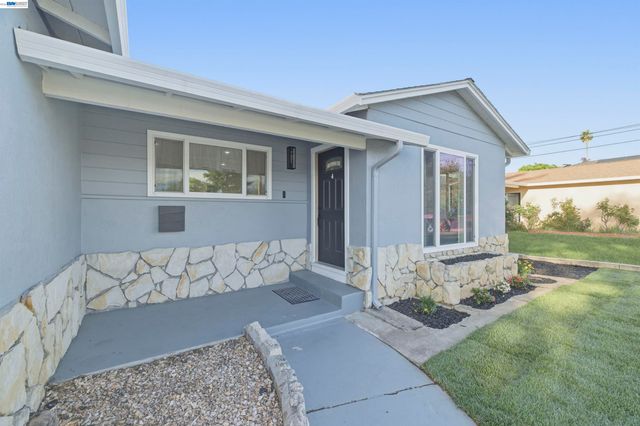 2746 Kelly St, Livermore, CA 94551