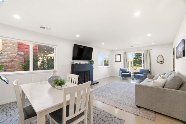 2746 Kelly St, Livermore, CA 94551