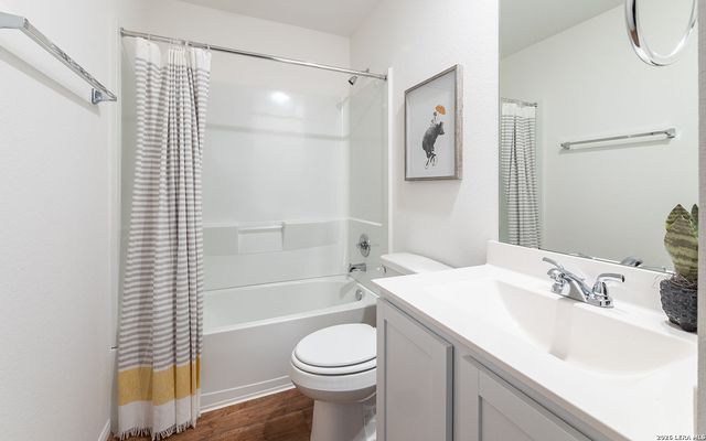 11163 HOLLINGER CIR, Converse, TX 78109