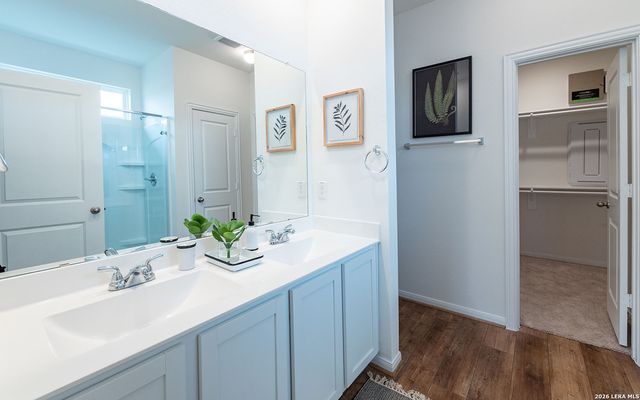 11163 HOLLINGER CIR, Converse, TX 78109