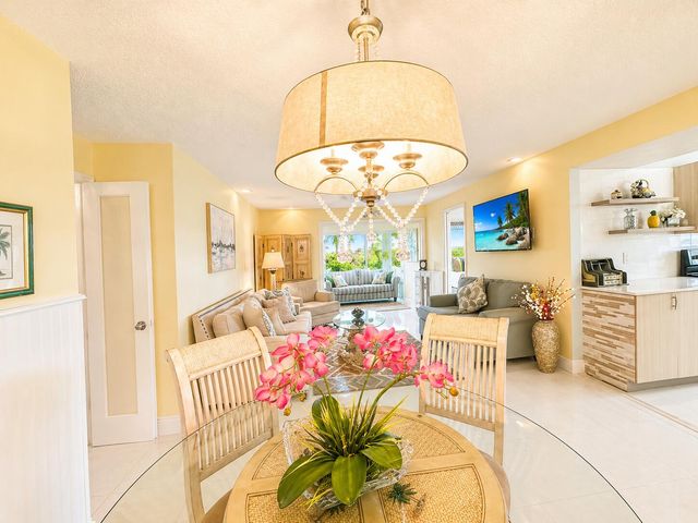12 Colonial Club Drive 305, Boynton Beach, FL 33435