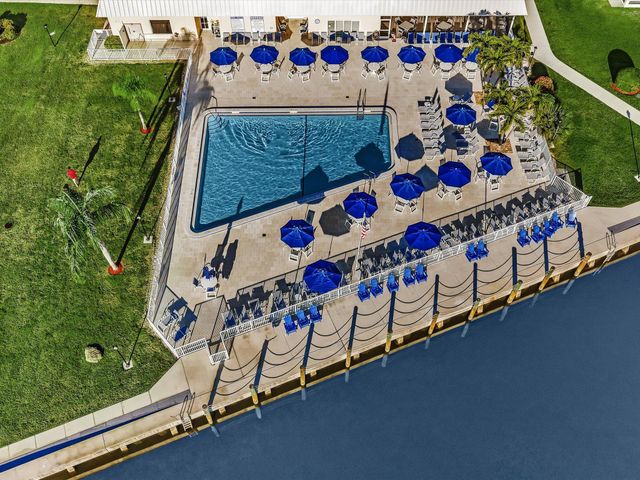 12 Colonial Club Drive 305, Boynton Beach, FL 33435