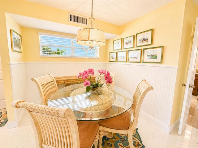 12 Colonial Club Drive 305, Boynton Beach, FL 33435