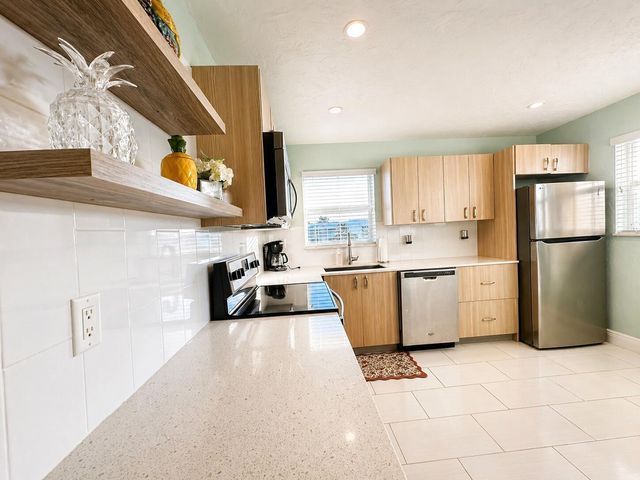 12 Colonial Club Drive 305, Boynton Beach, FL 33435