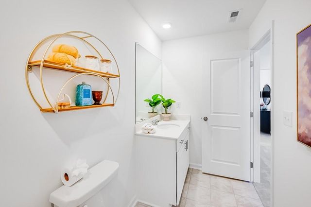 1694 Fawlocke Run, Loganville, GA 30052