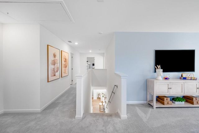 1694 Fawlocke Run, Loganville, GA 30052