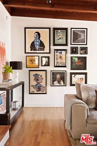 19021 Erwin Street, Tarzana (los Angeles), CA 91335