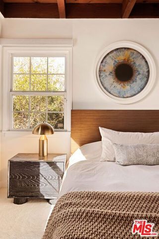 19021 Erwin Street, Tarzana (los Angeles), CA 91335