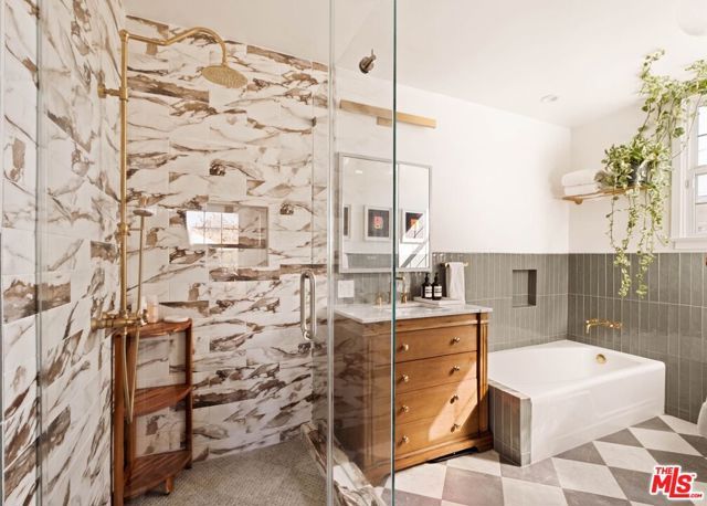 19021 Erwin Street, Tarzana (los Angeles), CA 91335