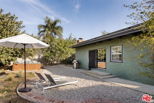 19021 Erwin Street, Tarzana (los Angeles), CA 91335