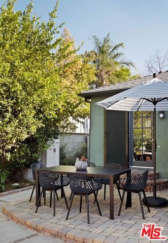 19021 Erwin Street, Tarzana (los Angeles), CA 91335