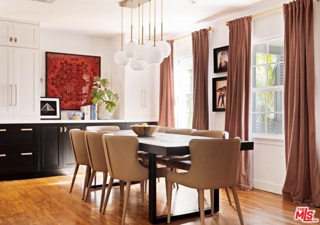 19021 Erwin Street, Tarzana (los Angeles), CA 91335