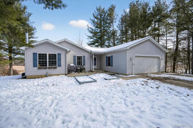 22092 Clear Lake Road, Pennfield Charter Township, MI 49014