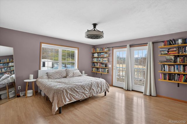 22092 Clear Lake Road, Pennfield Charter Township, MI 49014