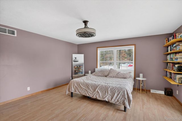 22092 Clear Lake Road, Pennfield Charter Township, MI 49014