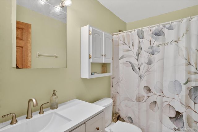 22092 Clear Lake Road, Pennfield Charter Township, MI 49014