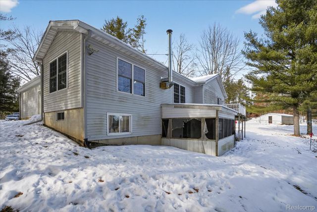 22092 Clear Lake Road, Pennfield Charter Township, MI 49014
