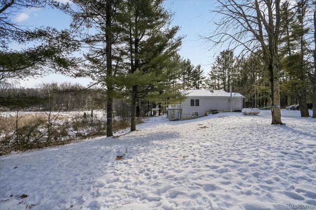 22092 Clear Lake Road, Pennfield Charter Township, MI 49014