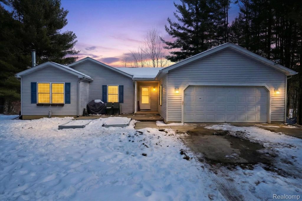 22092 Clear Lake Road, Pennfield Charter Township, MI 49014