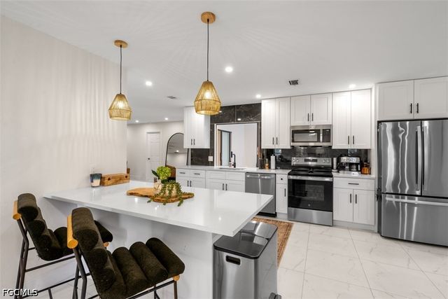 14725 Kimberly LN, Fort Myers, FL 33908