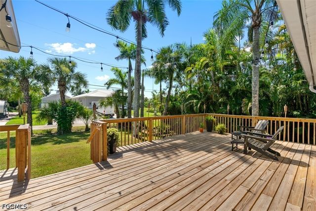 14725 Kimberly LN, Fort Myers, FL 33908