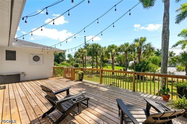 14725 Kimberly LN, Fort Myers, FL 33908