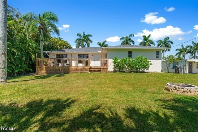 14725 Kimberly LN, Fort Myers, FL 33908