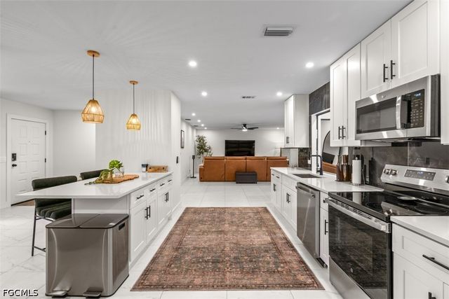 14725 Kimberly LN, Fort Myers, FL 33908