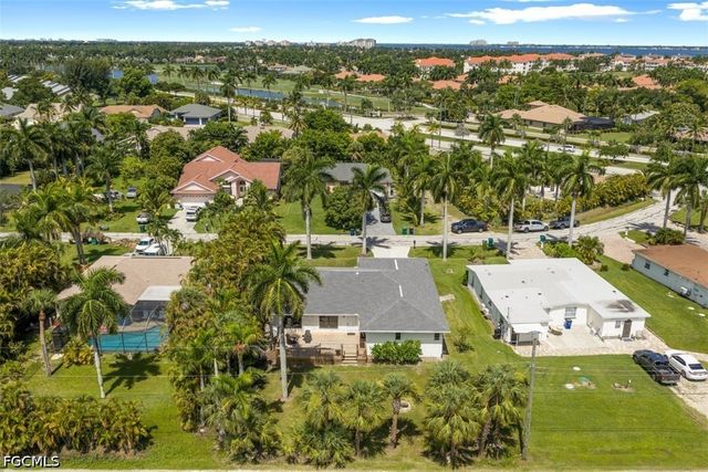 14725 Kimberly LN, Fort Myers, FL 33908