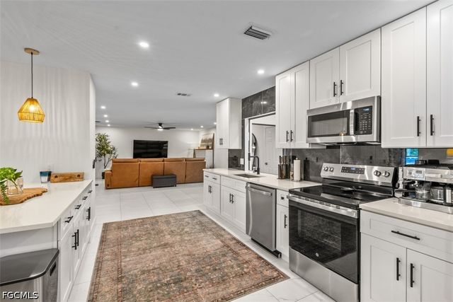 14725 Kimberly LN, Fort Myers, FL 33908