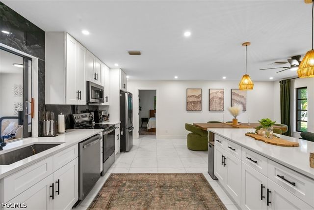 14725 Kimberly LN, Fort Myers, FL 33908