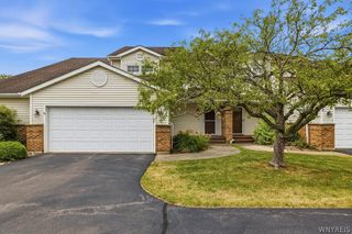 14 Southwick Drive, Orchard Park, NY 14127