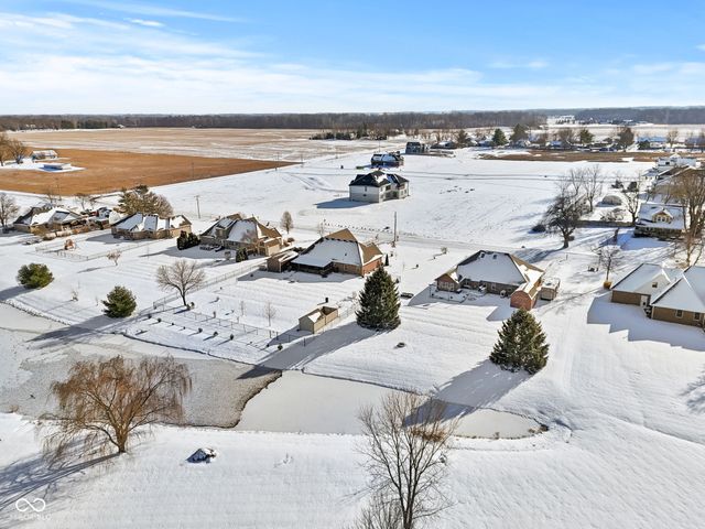 5624 W Stinemyer Road, New Palestine, IN 46163