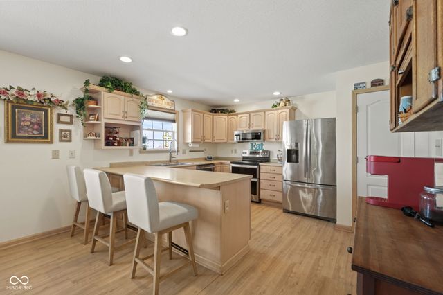 5624 W Stinemyer Road, New Palestine, IN 46163