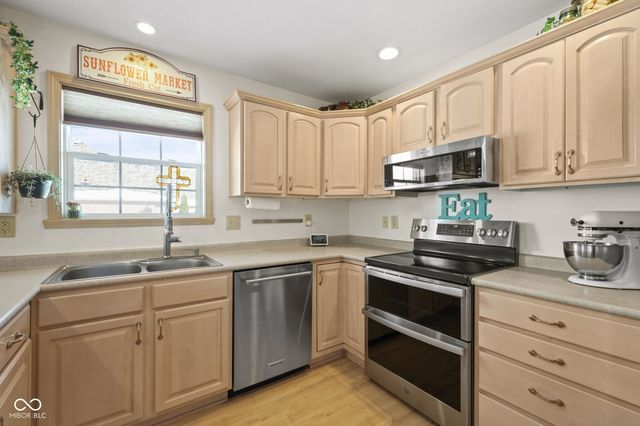 5624 W Stinemyer Road, New Palestine, IN 46163