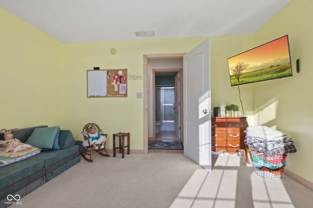 5624 W Stinemyer Road, New Palestine, IN 46163