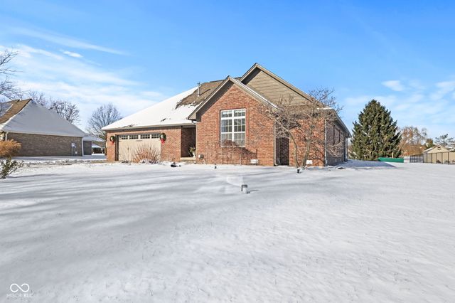 5624 W Stinemyer Road, New Palestine, IN 46163