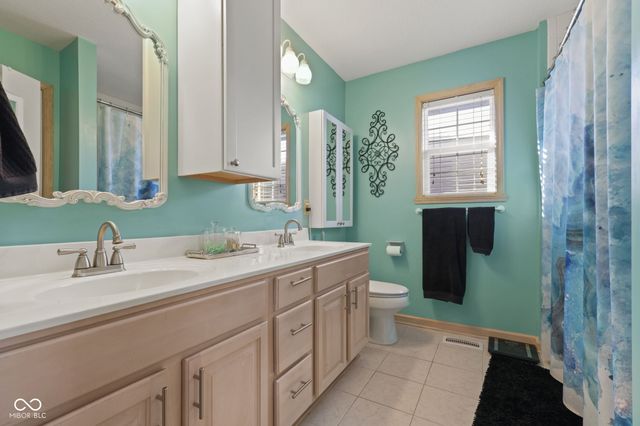 5624 W Stinemyer Road, New Palestine, IN 46163