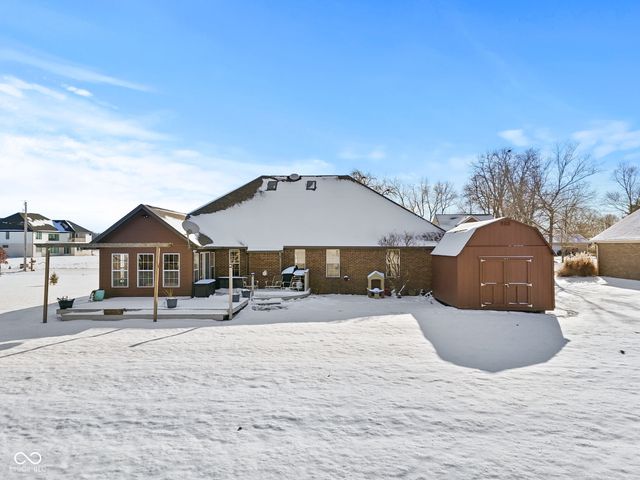 5624 W Stinemyer Road, New Palestine, IN 46163