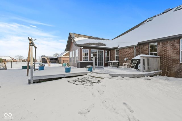 5624 W Stinemyer Road, New Palestine, IN 46163