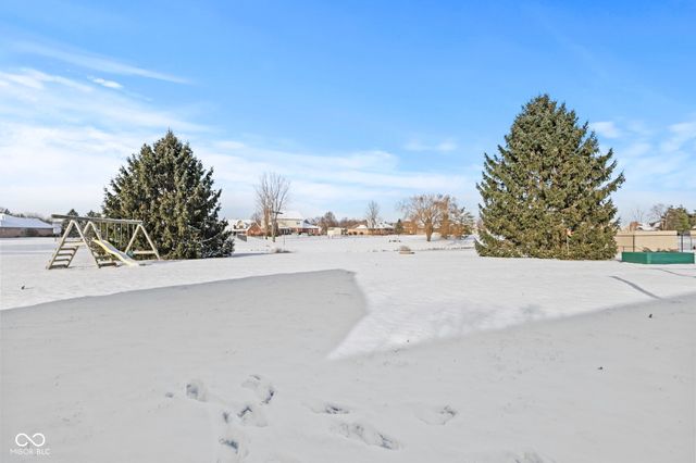 5624 W Stinemyer Road, New Palestine, IN 46163