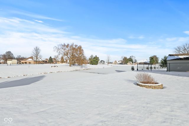 5624 W Stinemyer Road, New Palestine, IN 46163