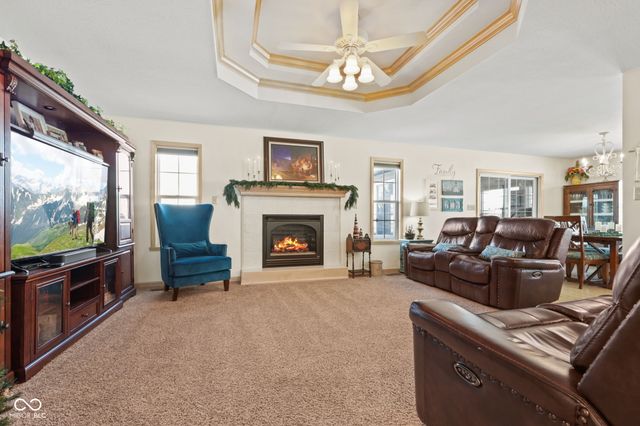 5624 W Stinemyer Road, New Palestine, IN 46163