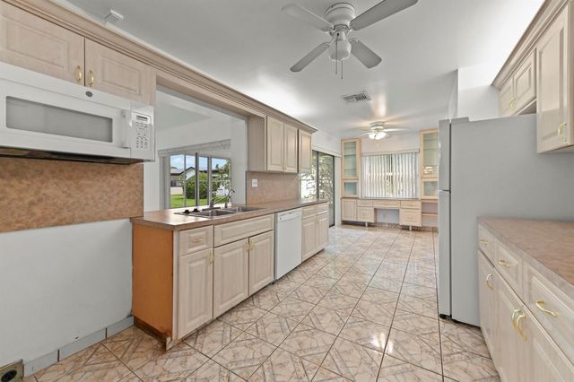 6387 Summer Sky Lane, Greenacres, FL 33463