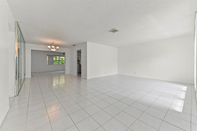 6387 Summer Sky Lane, Greenacres, FL 33463