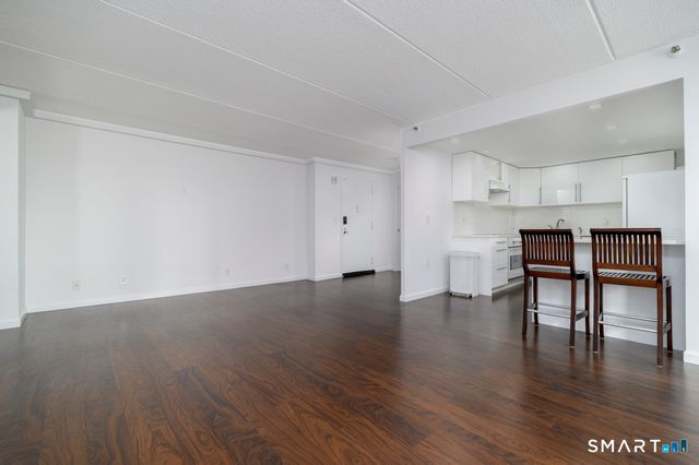 143 Hoyt Street APT 3K, Stamford, CT 06905