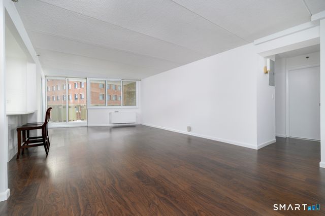 143 Hoyt Street APT 3K, Stamford, CT 06905